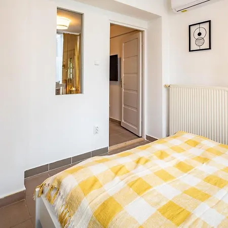 Kozponti Teraszos Klimas Apartman Apartment Heviz