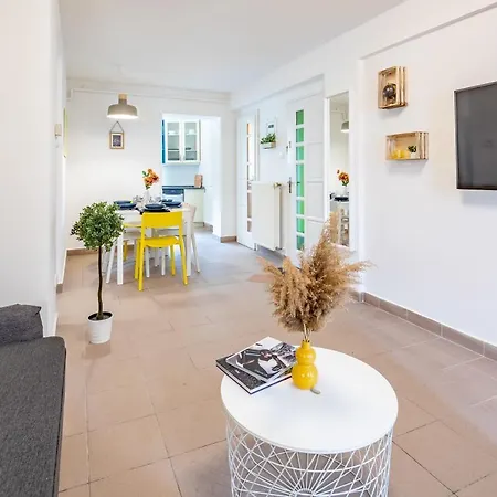Apartment Kozponti Teraszos Klimas Apartman Heviz